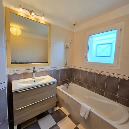 La Guionie Lascaux Holiday home *