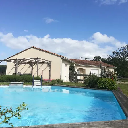La Guionie Lascaux Holiday home *